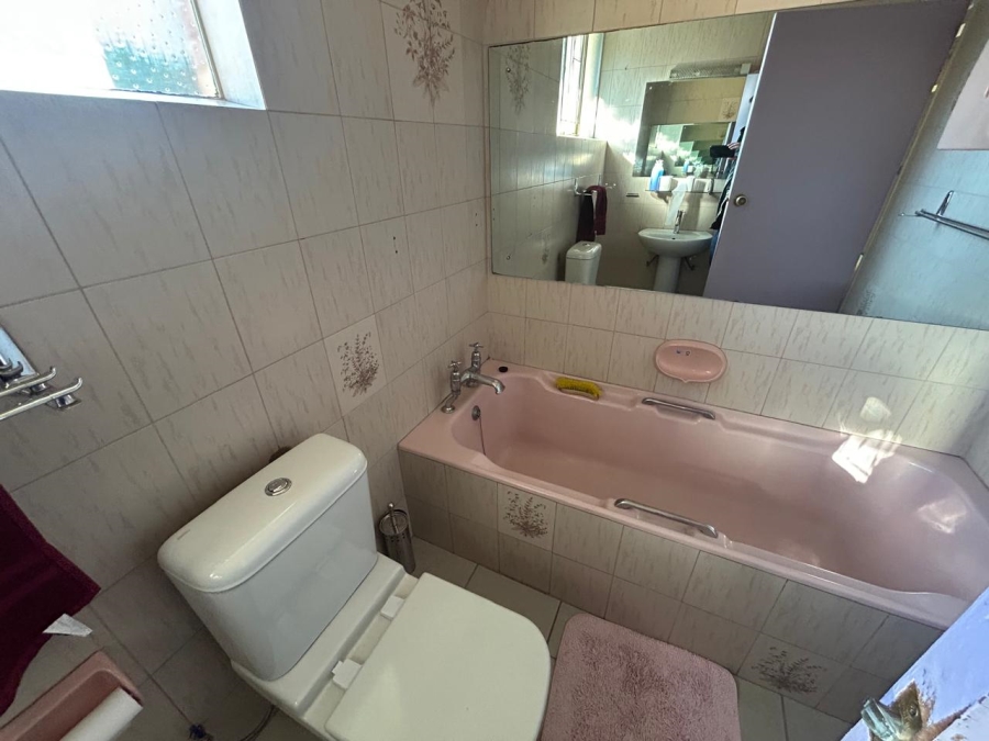 To Let 6 Bedroom Property for Rent in Bayswater Free State